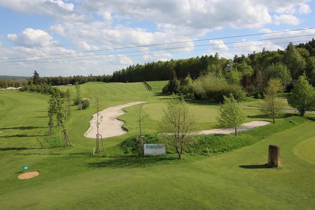 Hotel Areal Botanika Unhošť Esterno foto