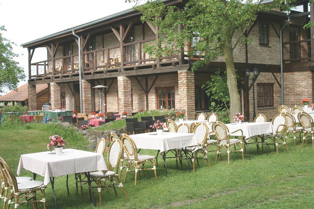 Hotel Areal Botanika Unhošť Esterno foto