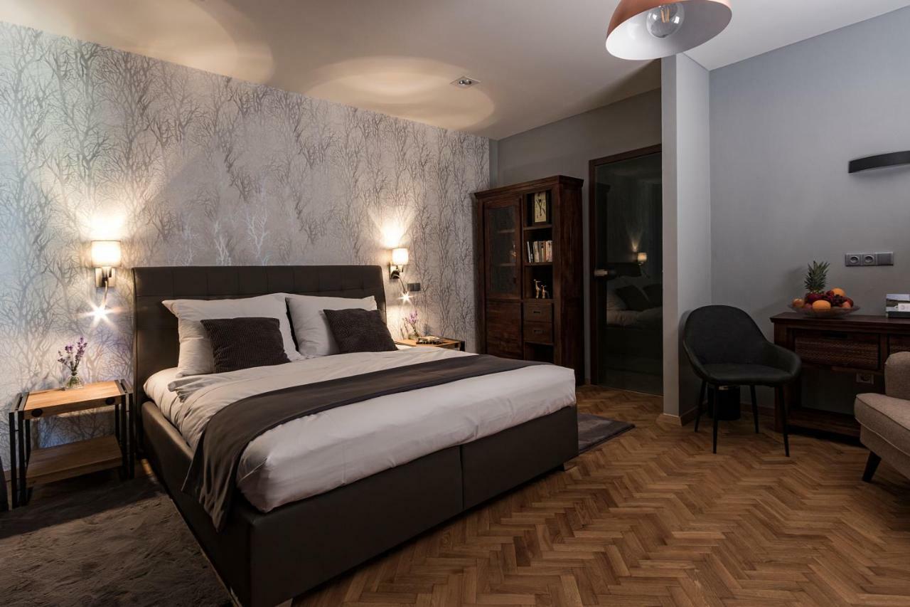 Hotel Areal Botanika Unhošť Esterno foto