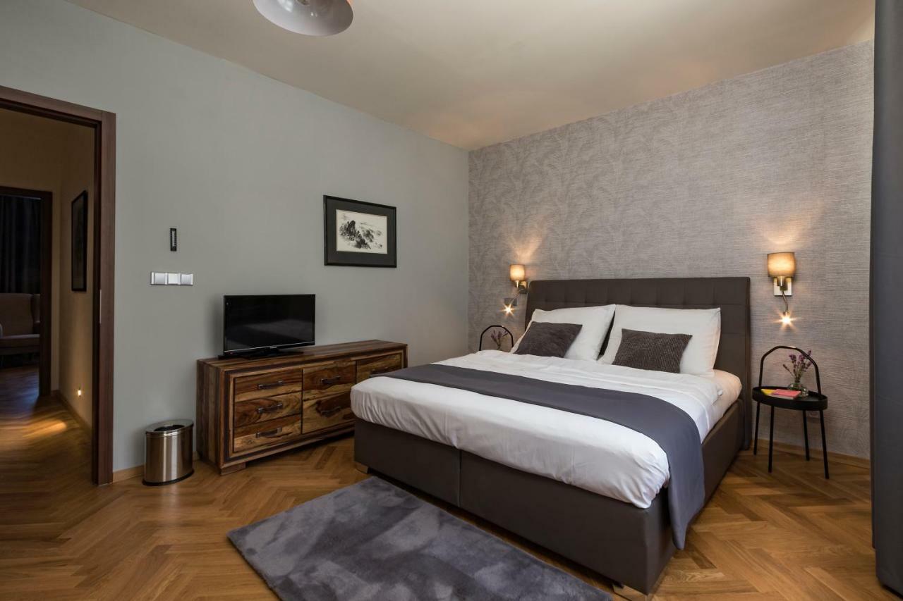 Hotel Areal Botanika Unhošť Esterno foto