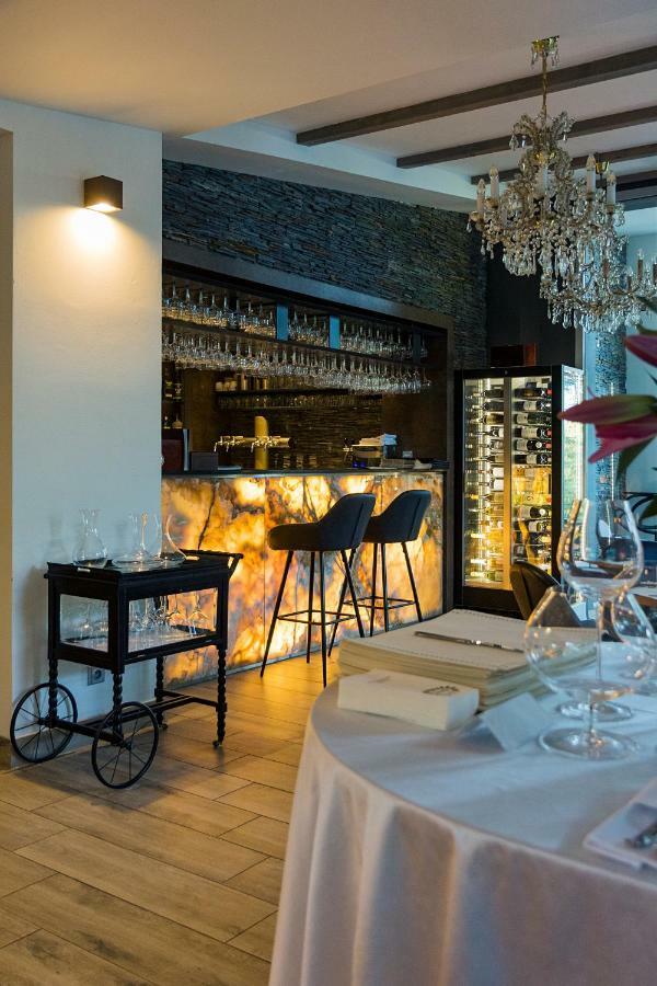 Hotel Areal Botanika Unhošť Esterno foto