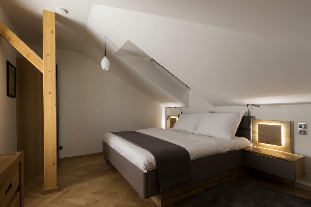 Hotel Areal Botanika Unhošť Esterno foto